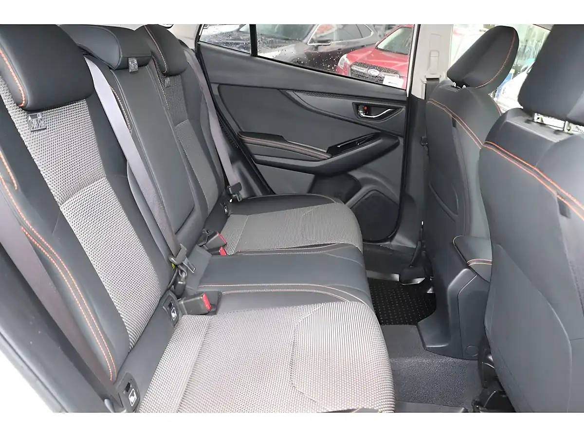 Used 2020 Subaru Xv Se White - Interior and Exterior details 11