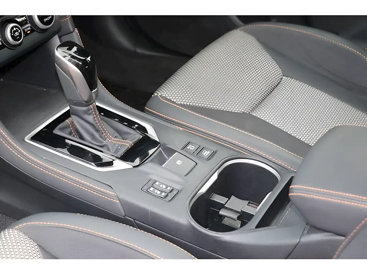 Used 2020 Subaru Xv Se White - Interior and Exterior details 19