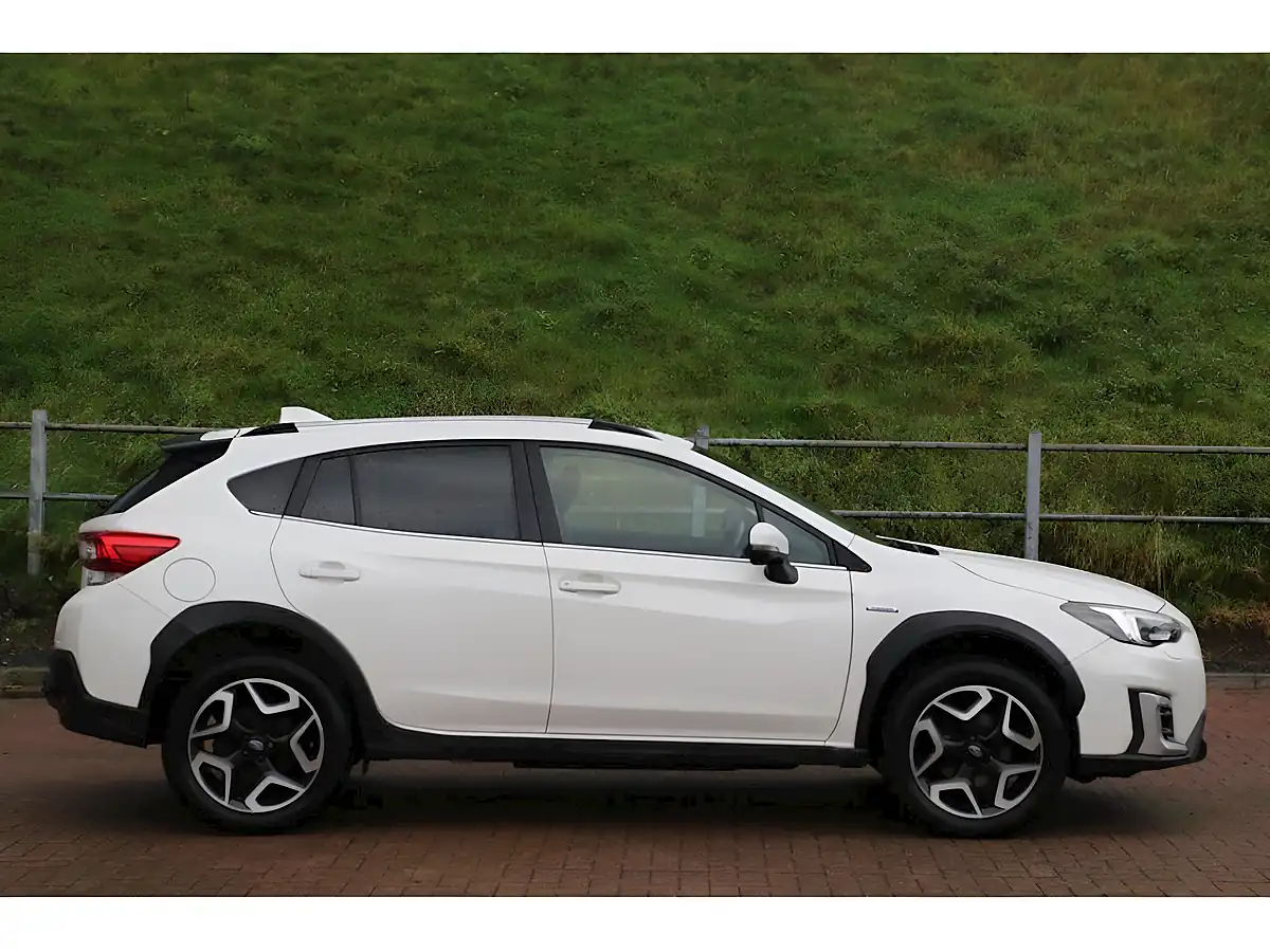 Used 2020 Subaru Xv Se White - Interior and Exterior details 2