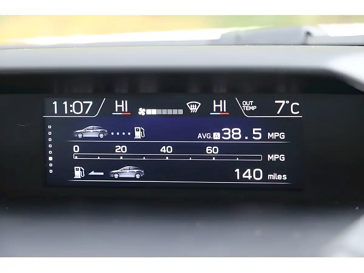 Used 2020 Subaru Xv Se White - Interior and Exterior details 8