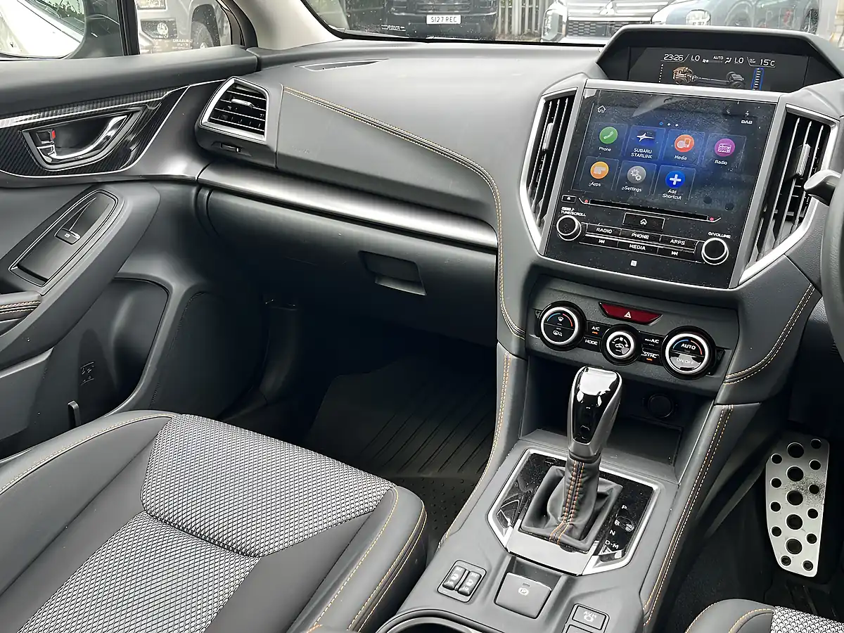 Used 2020 Subaru Xv Se White - Interior and Exterior details 13