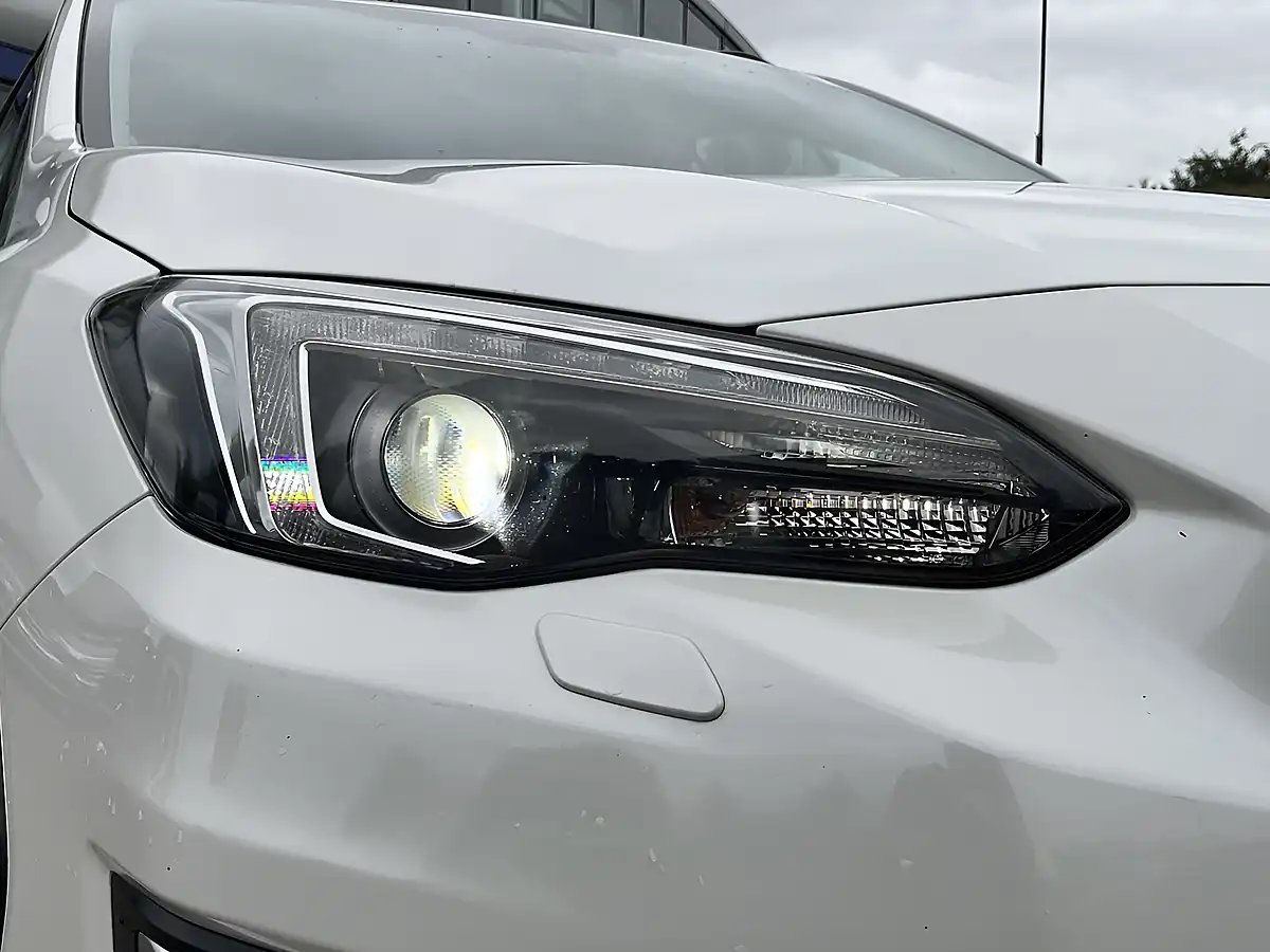 Used 2020 Subaru Xv Se White - Interior and Exterior details 3