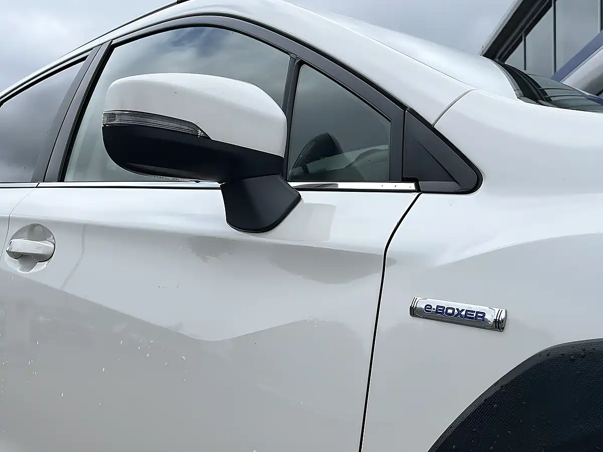 Used 2020 Subaru Xv Se White - Interior and Exterior details 6