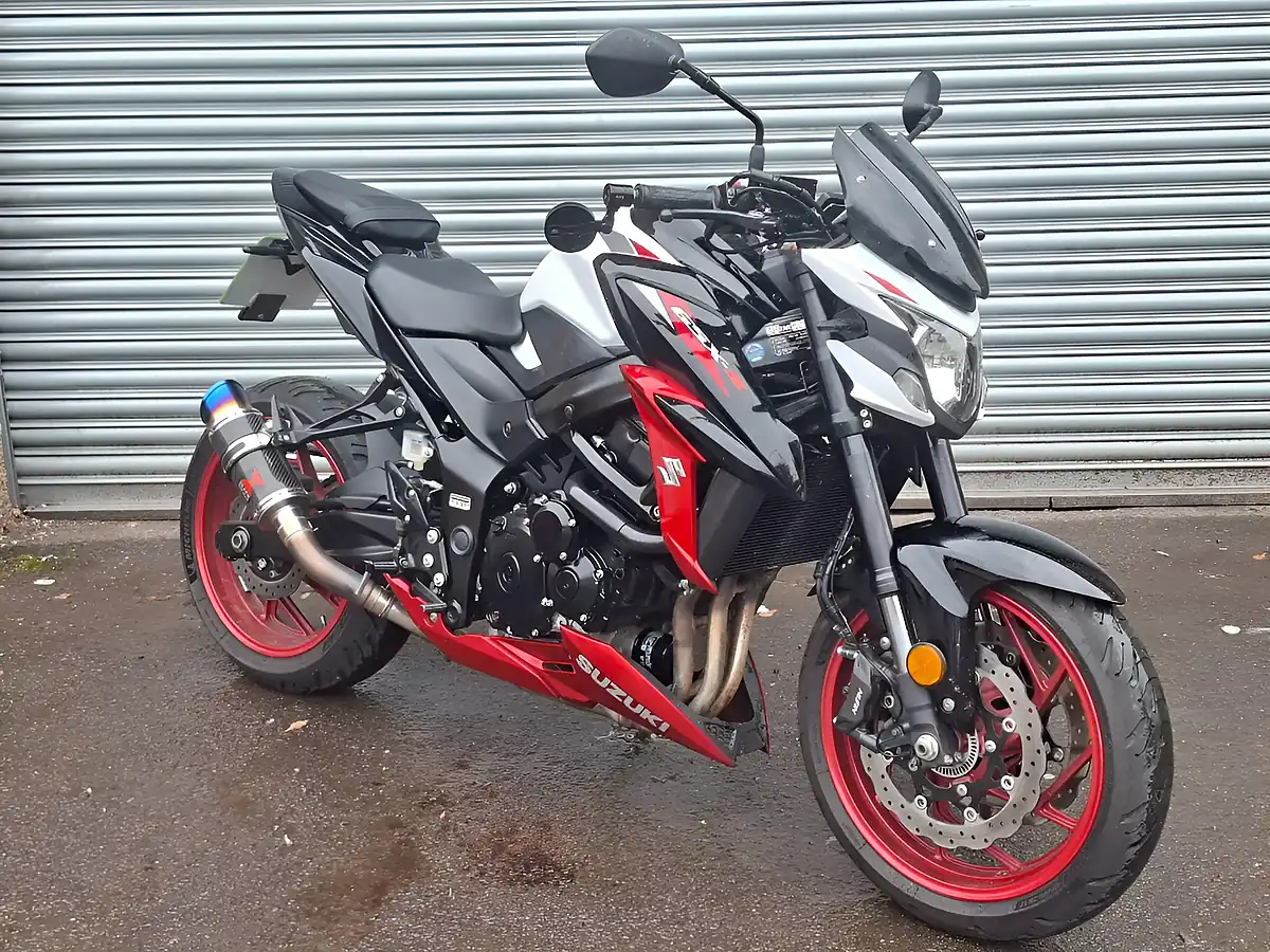Used 2020 Suzuki Gsx Black - Front View