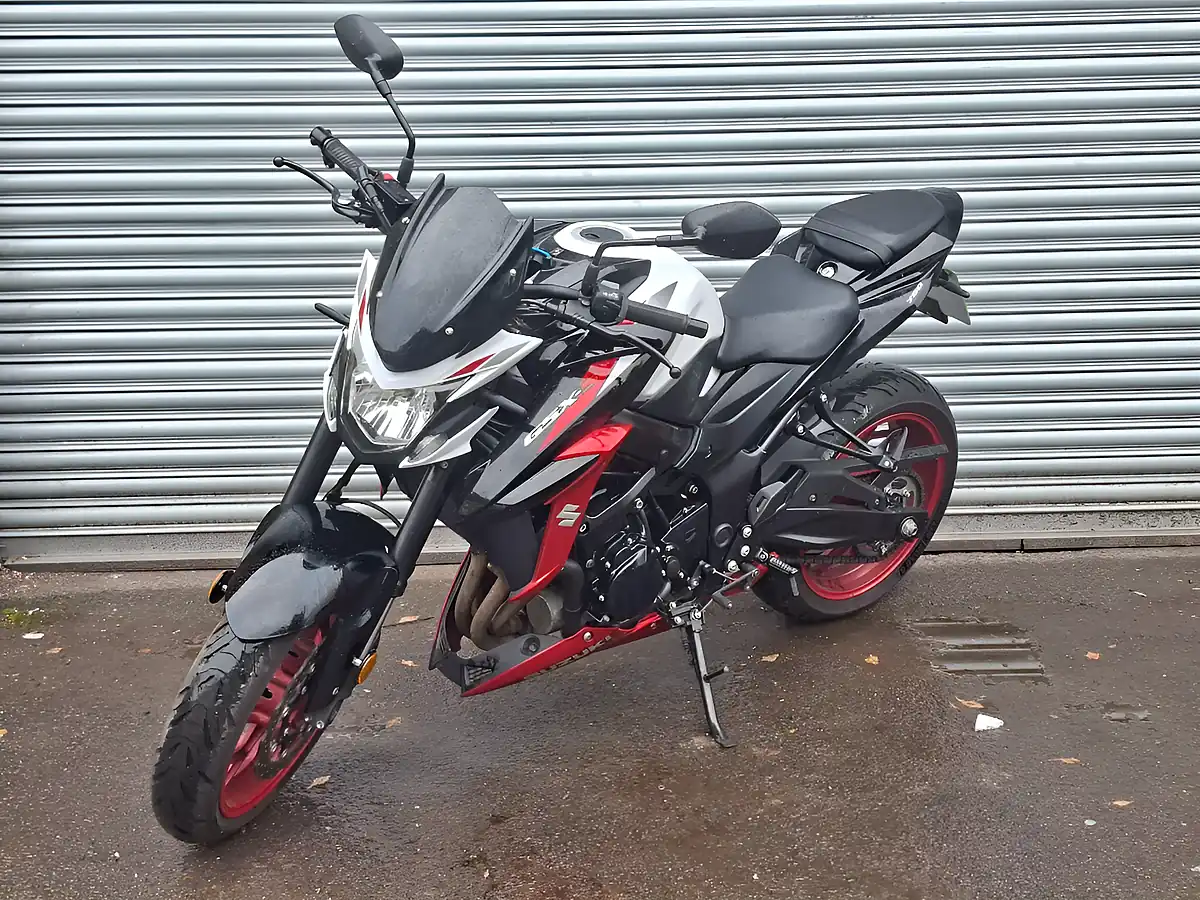 Used 2020 Suzuki Gsx Black - Interior and Exterior details 5
