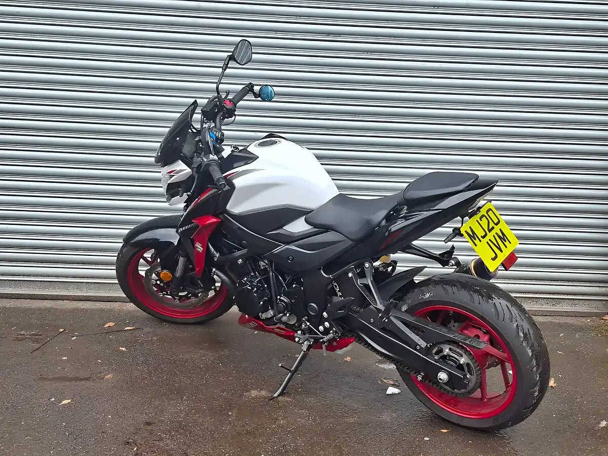 Used 2020 Suzuki Gsx Black - Interior and Exterior details 7