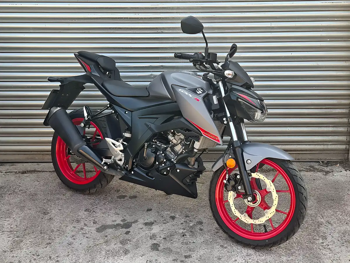 Used 2020 Suzuki Gsx Grey - Front View