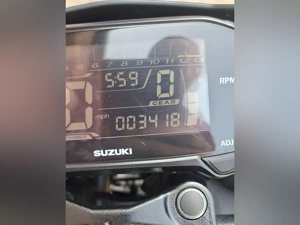 Used 2020 Suzuki Gsx Grey - Interior and Exterior details 12