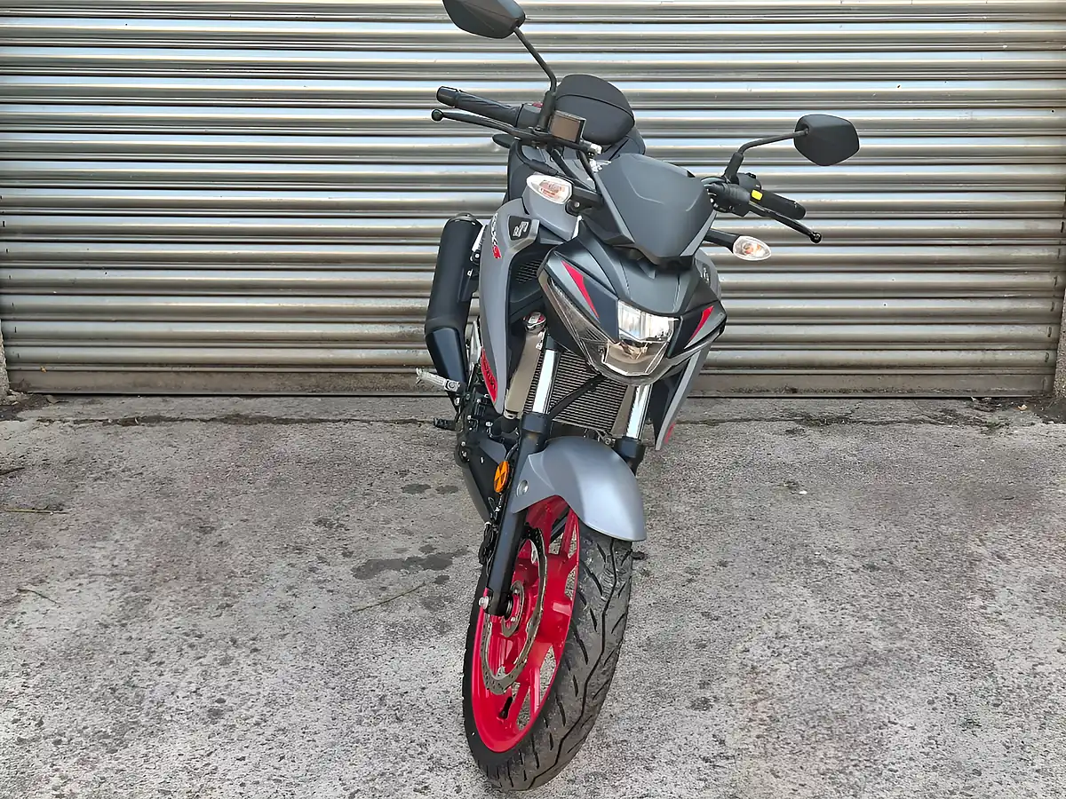 Used 2020 Suzuki Gsx Grey - Interior and Exterior details 3