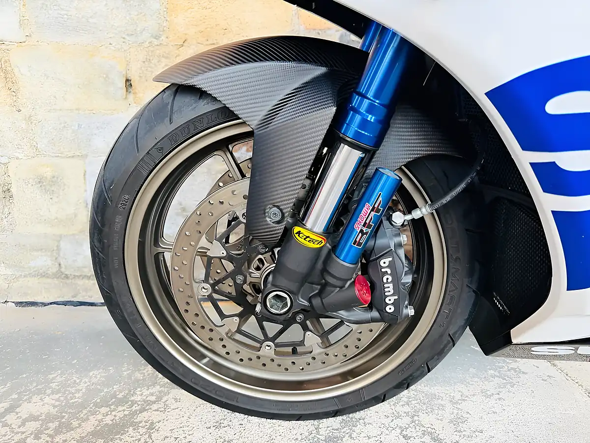 Used 2020 Suzuki Gsx-R1000r Z White - Interior and Exterior details 14