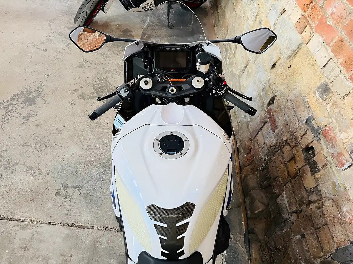 Used 2020 Suzuki Gsx-R1000r Z White - Interior and Exterior details 20