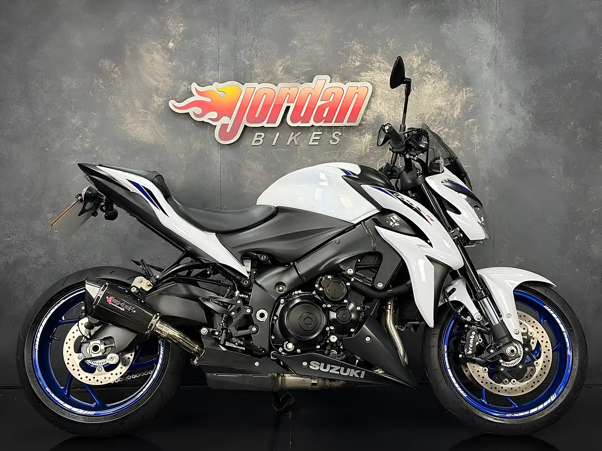 Used 2020 Suzuki GSX-S1000 1000 White - Front View