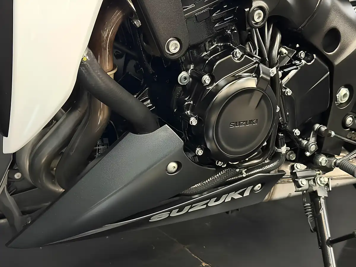 Used 2020 Suzuki GSX-S1000 1000 White - Interior and Exterior details 17