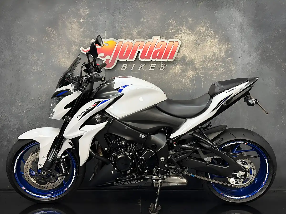 Used 2020 Suzuki GSX-S1000 1000 White - Interior and Exterior details 2