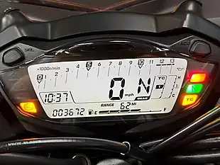 Used 2020 Suzuki GSX-S1000 1000 White - Interior and Exterior details 3