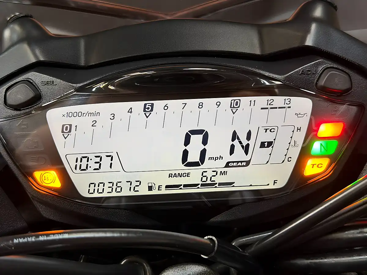 Used 2020 Suzuki GSX-S1000 1000 White - Interior and Exterior details 3