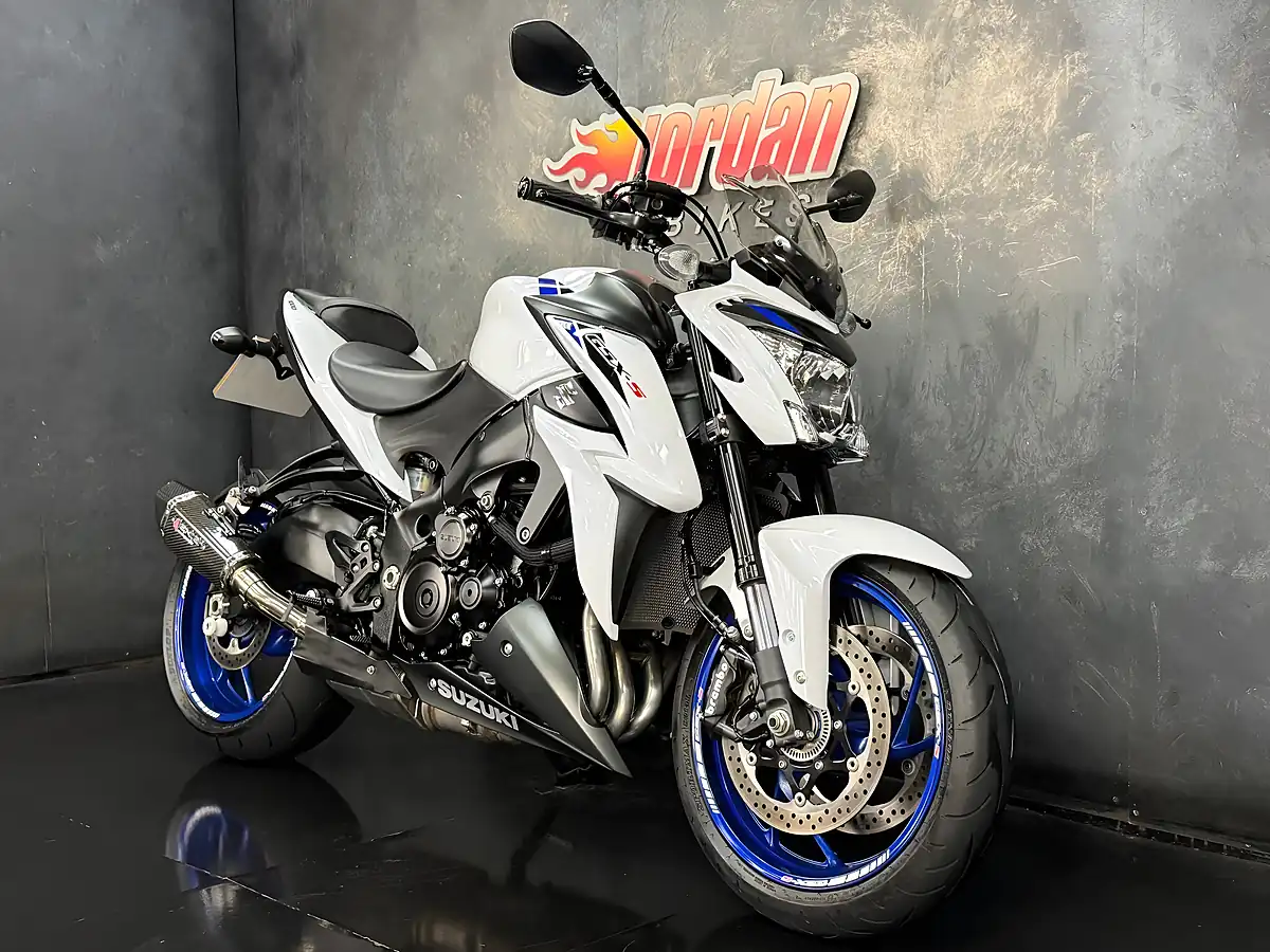 Used 2020 Suzuki GSX-S1000 1000 White - Interior and Exterior details 4