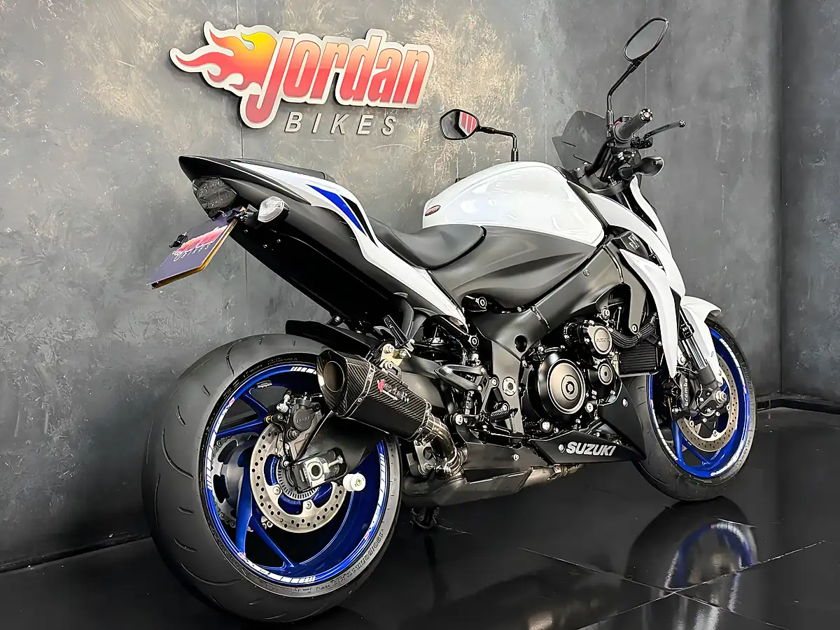 Used 2020 Suzuki GSX-S1000 1000 White - Interior and Exterior details 8