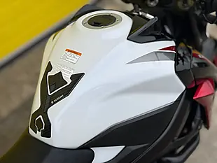 Used 2020 Suzuki GSX-S750 Black - Interior and Exterior details 12