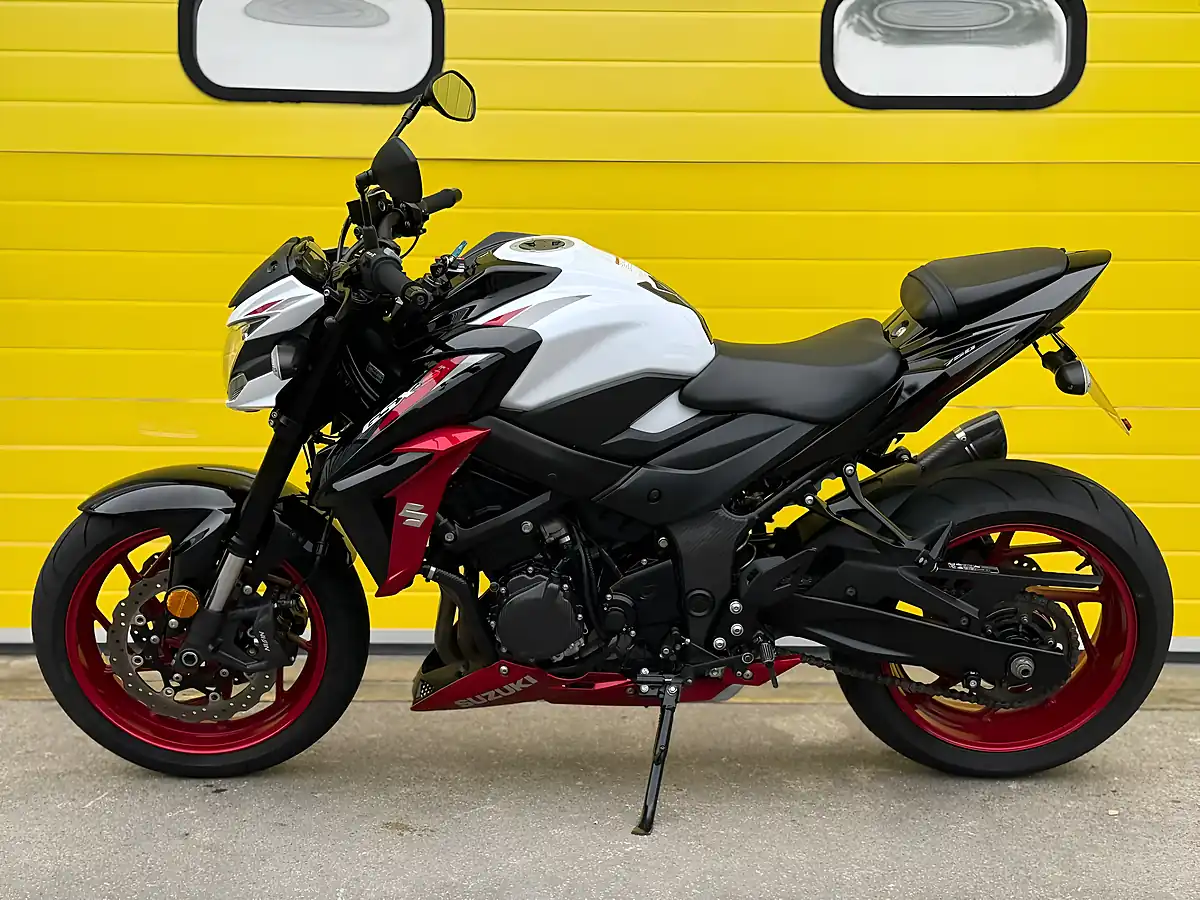 Used 2020 Suzuki GSX-S750 Black - Interior and Exterior details 5