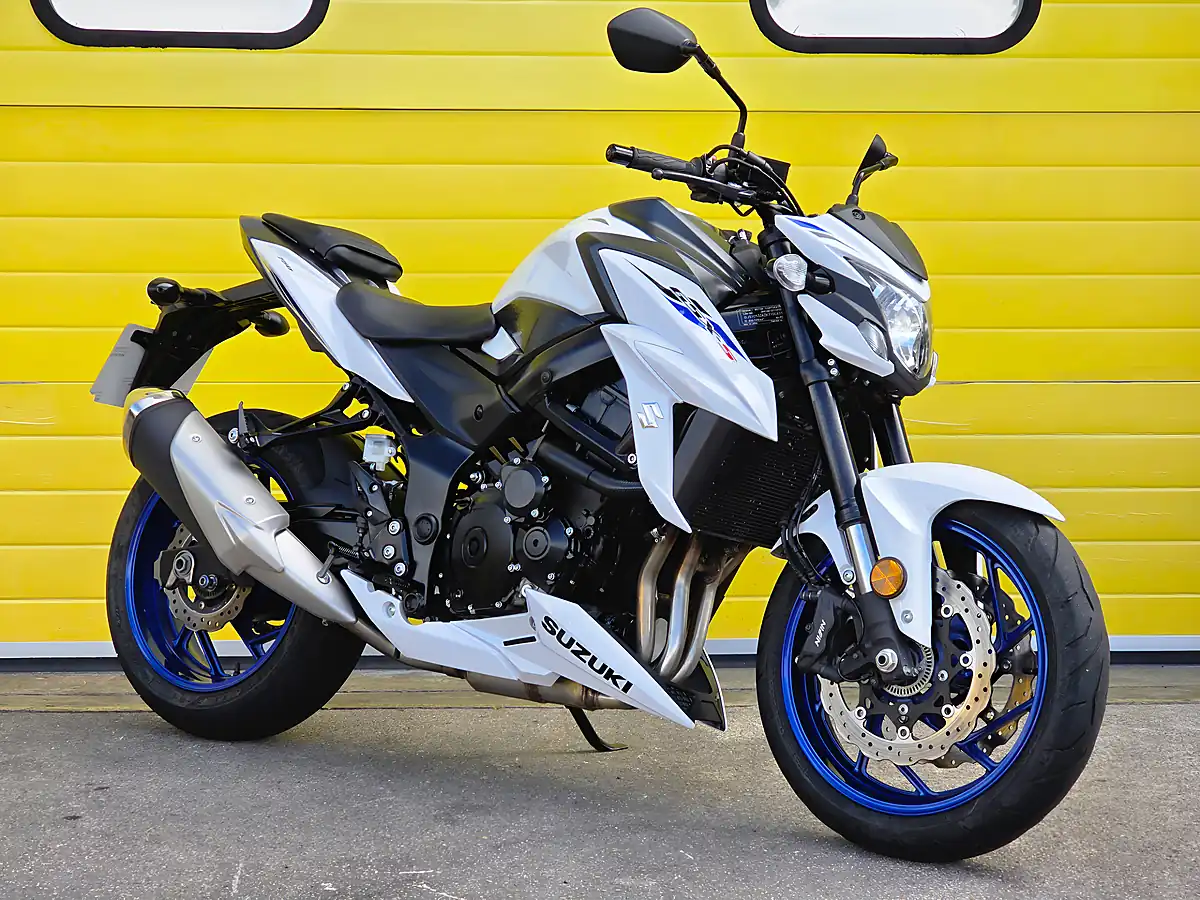 Used 2020 Suzuki GSX-S750 Naked White - Front View