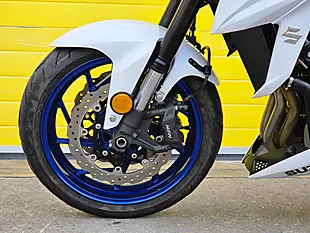 Used 2020 Suzuki GSX-S750 Naked White - Interior and Exterior details 14