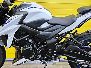 Used 2020 Suzuki GSX-S750 Naked White - Interior and Exterior details 15