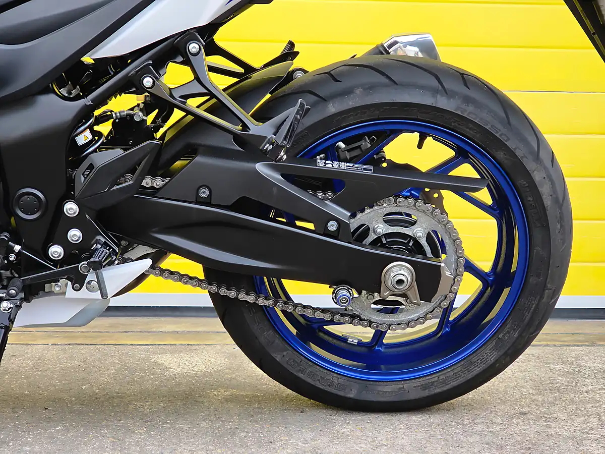 Used 2020 Suzuki GSX-S750 Naked White - Interior and Exterior details 16
