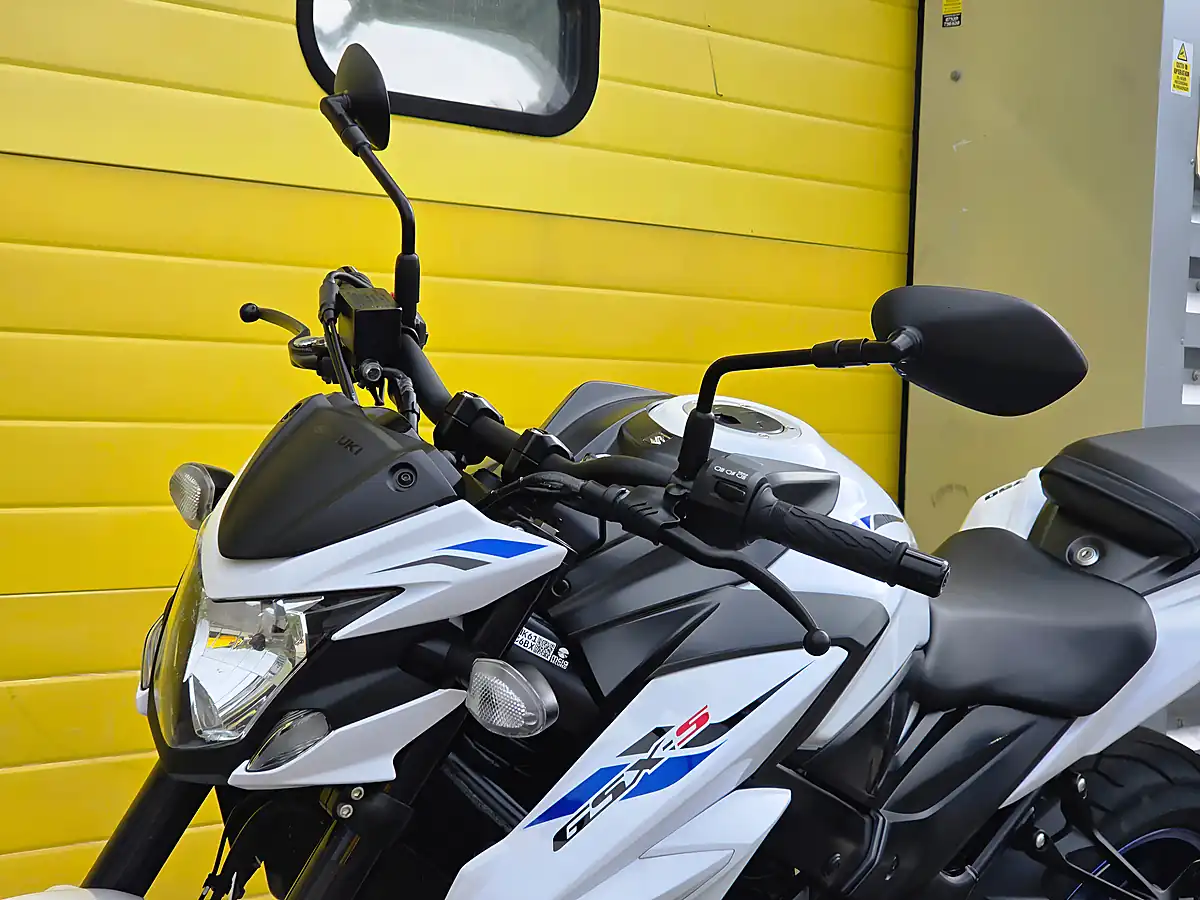 Used 2020 Suzuki GSX-S750 Naked White - Interior and Exterior details 18