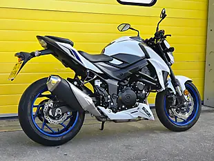 Used 2020 Suzuki GSX-S750 Naked White - Interior and Exterior details 3
