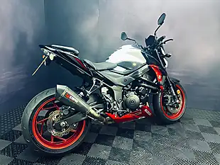 Used 2020 Suzuki Gsxs 750 Z White and Red - Interior and Exterior details 12