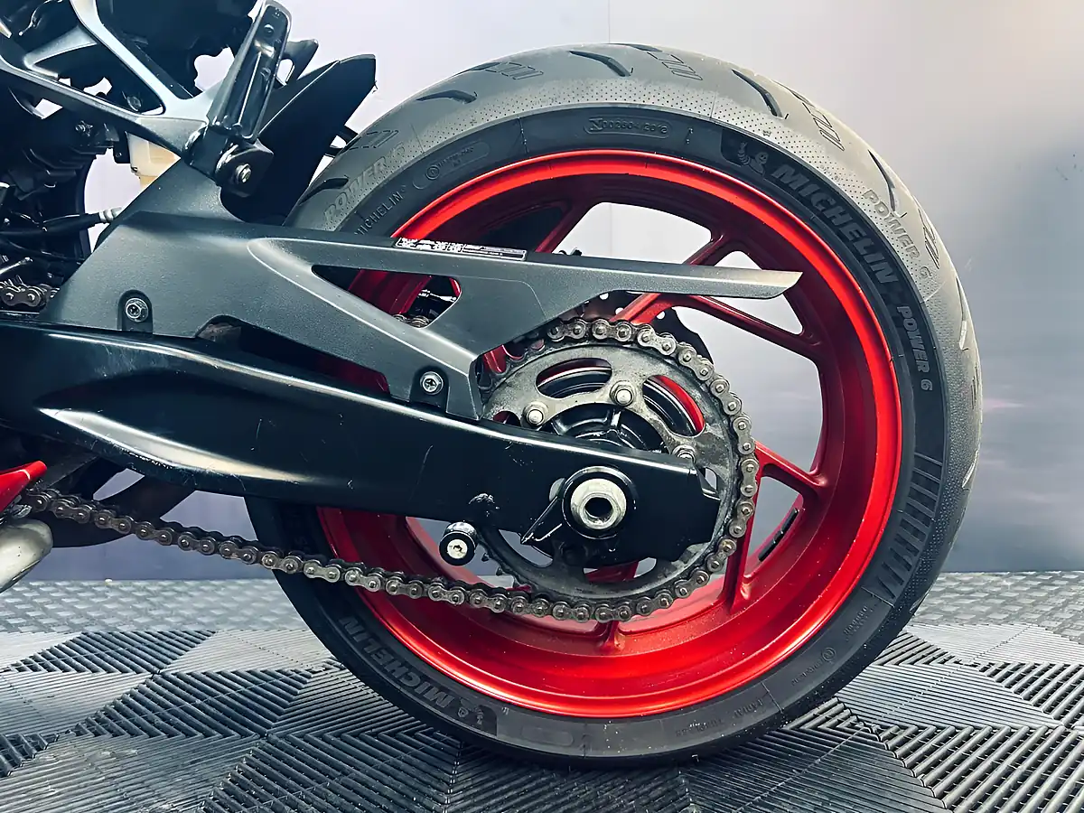 Used 2020 Suzuki Gsxs 750 Z White and Red - Interior and Exterior details 18