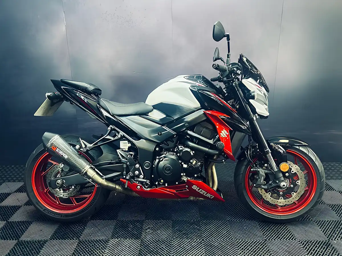 Used 2020 Suzuki Gsxs 750 Z White and Red - Interior and Exterior details 2