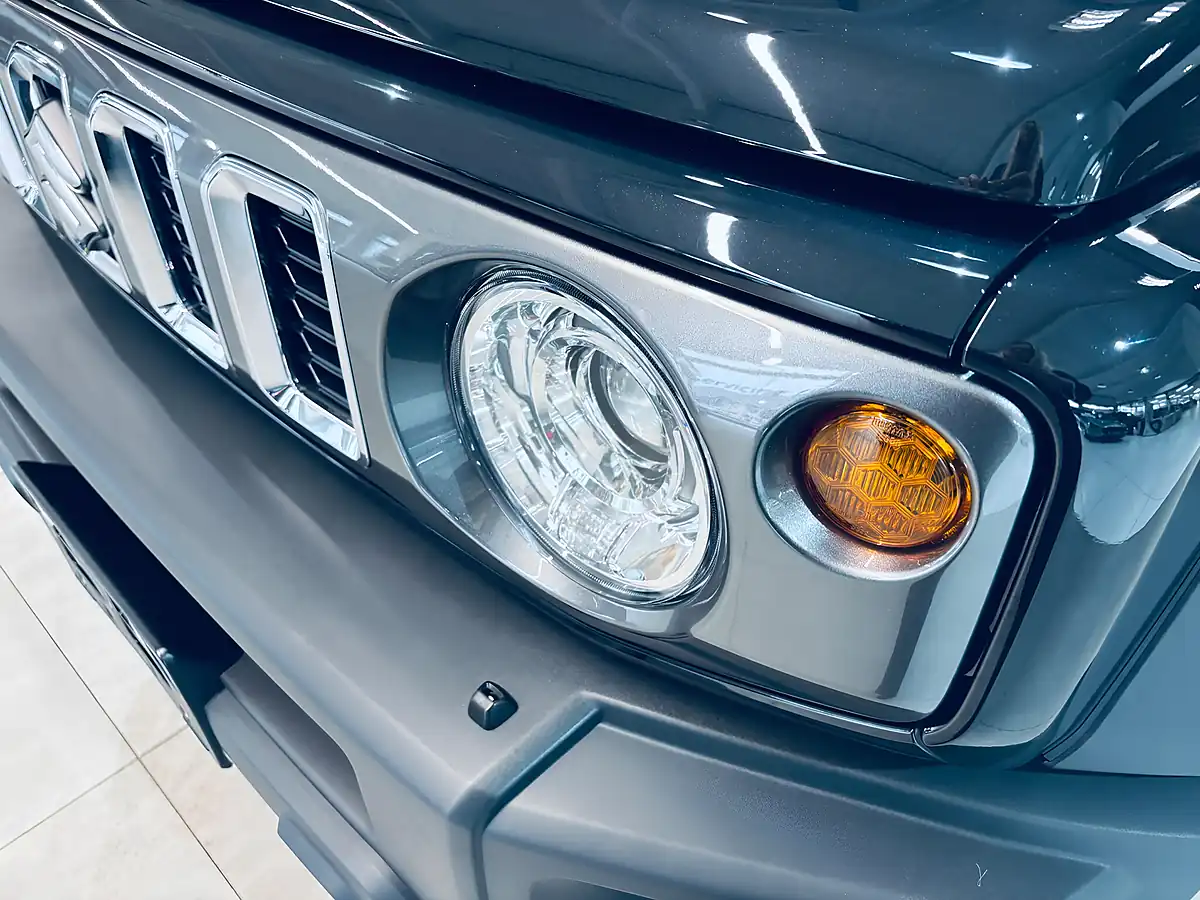 Used 2020 Suzuki Jimny SZ5 Black - Interior and Exterior details 17