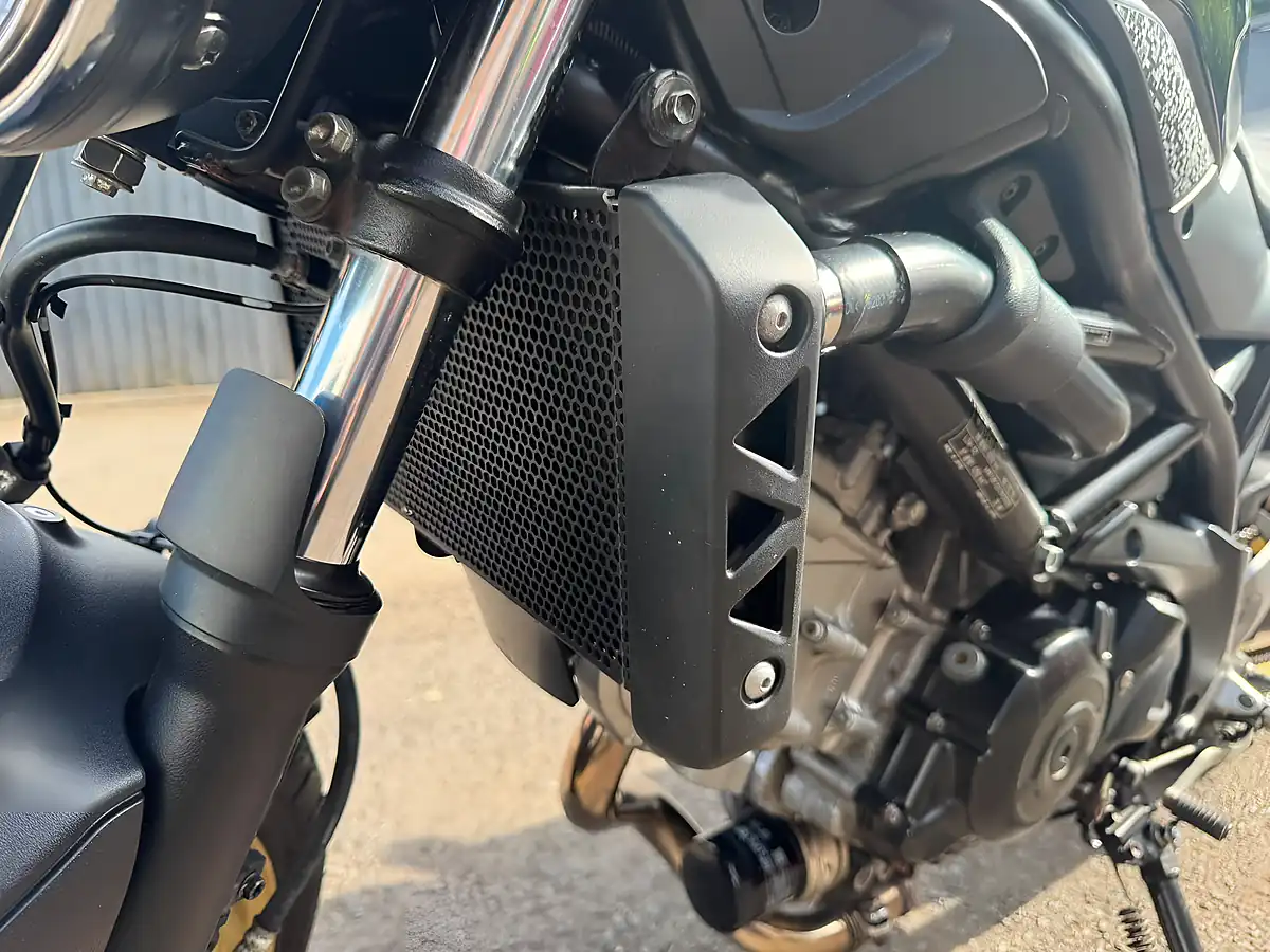 Used 2020 Suzuki SV650 Naked Black - Interior and Exterior details 12