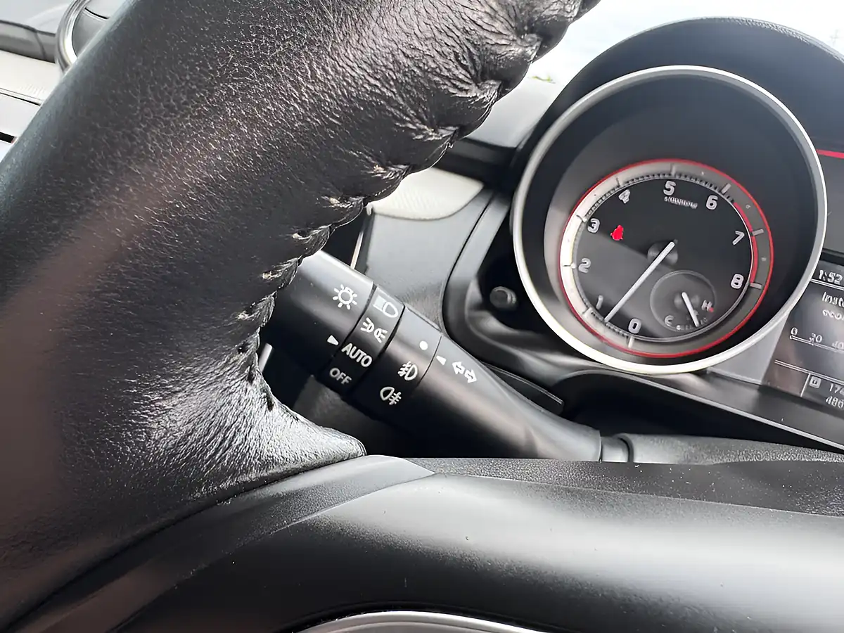 Used 2020 Suzuki Swift Sz-T Blue - Interior and Exterior details 17