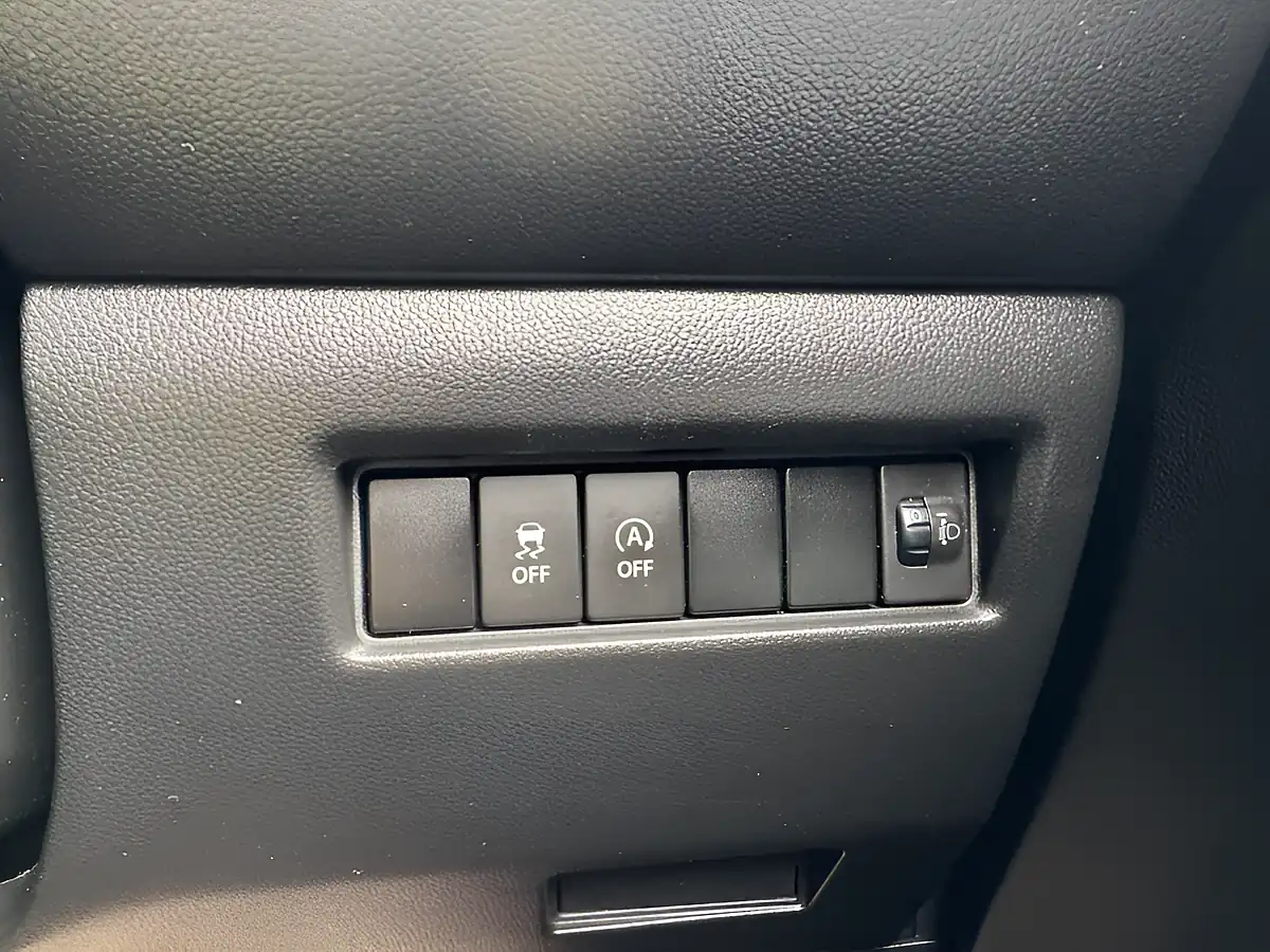 Used 2020 Suzuki Swift Sz-T Blue - Interior and Exterior details 19