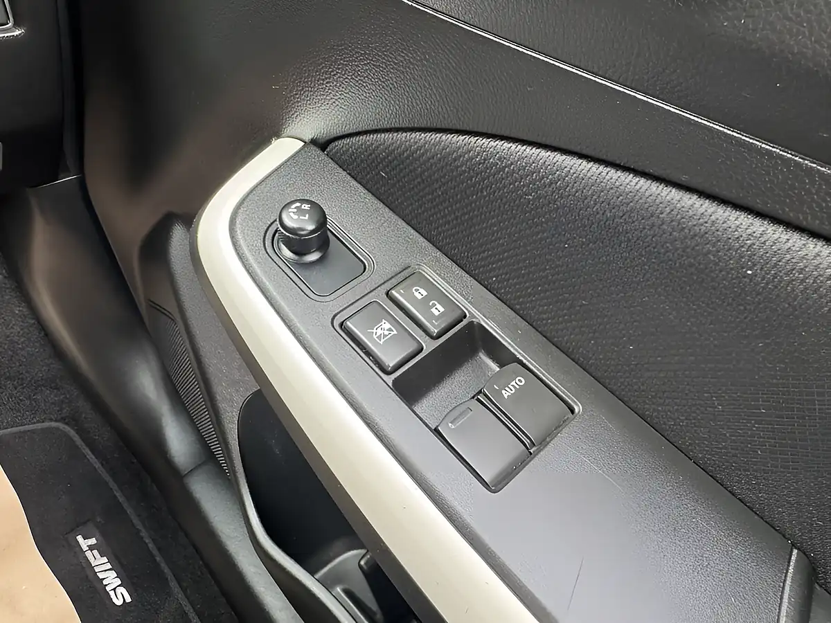 Used 2020 Suzuki Swift Sz-T Blue - Interior and Exterior details 20