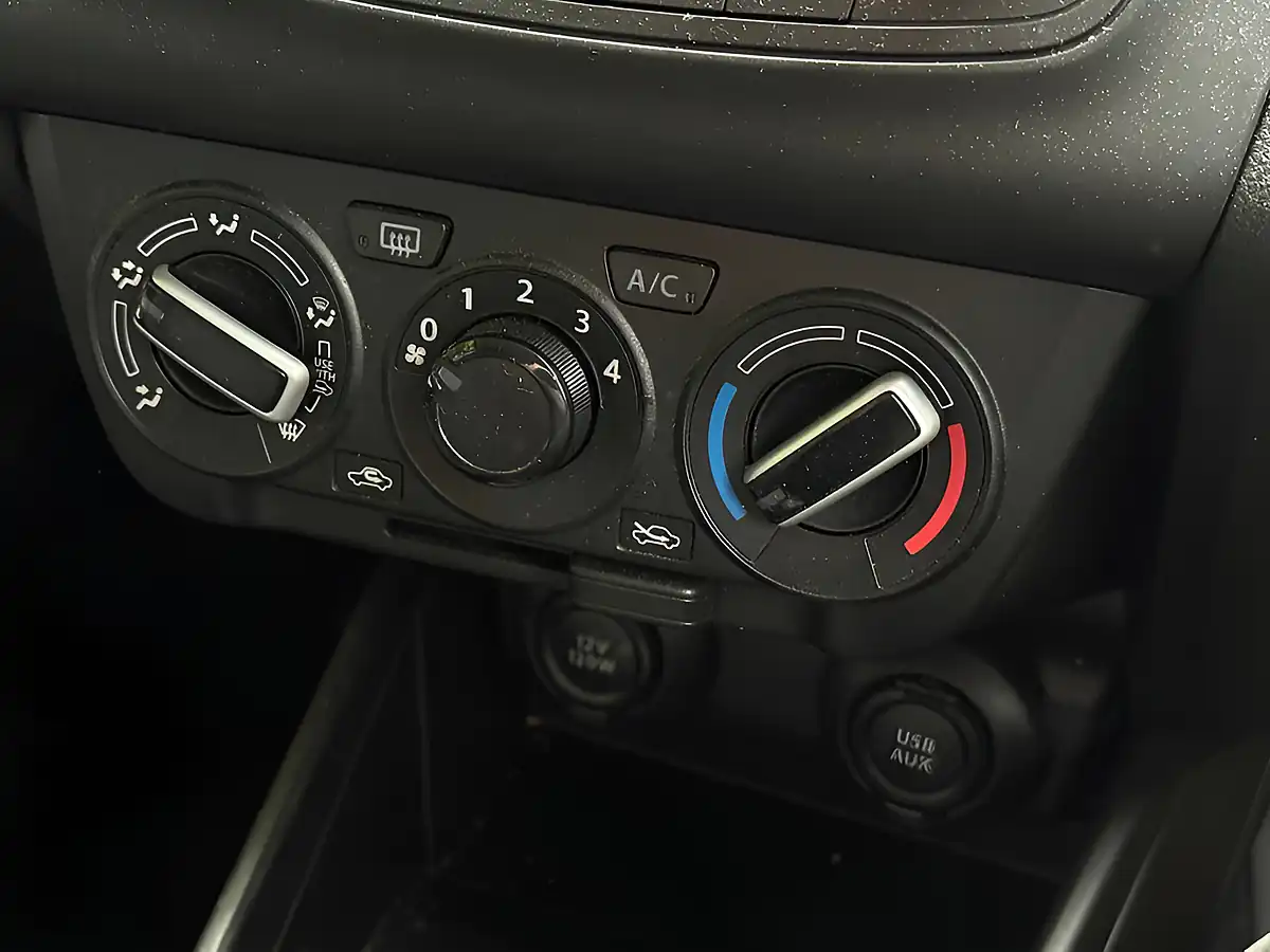 Used 2020 Suzuki Swift SZ3 Silver - Interior and Exterior details 16