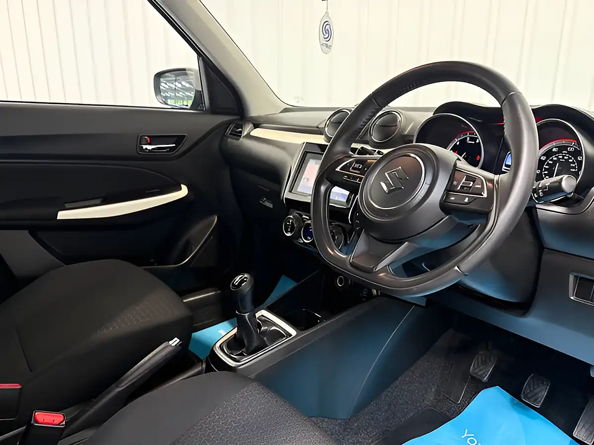 Used 2020 Suzuki Swift SZ5 Super Black Pearl - Interior and Exterior details 11