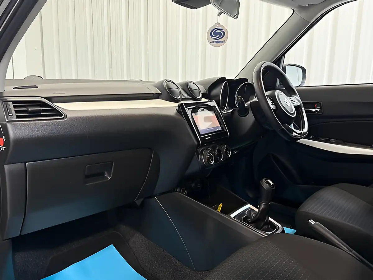 Used 2020 Suzuki Swift SZ5 Super Black Pearl - Interior and Exterior details 12