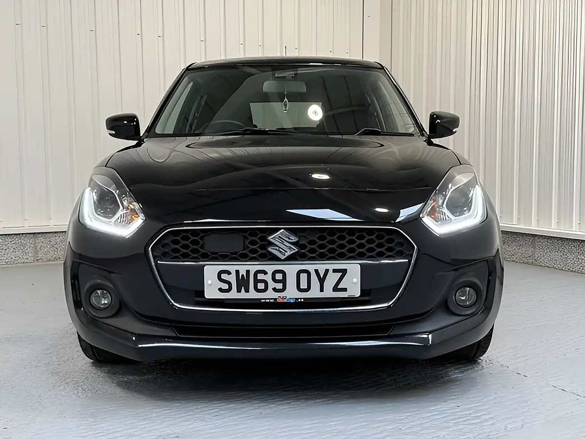 Used 2020 Suzuki Swift SZ5 Super Black Pearl - Interior and Exterior details 2