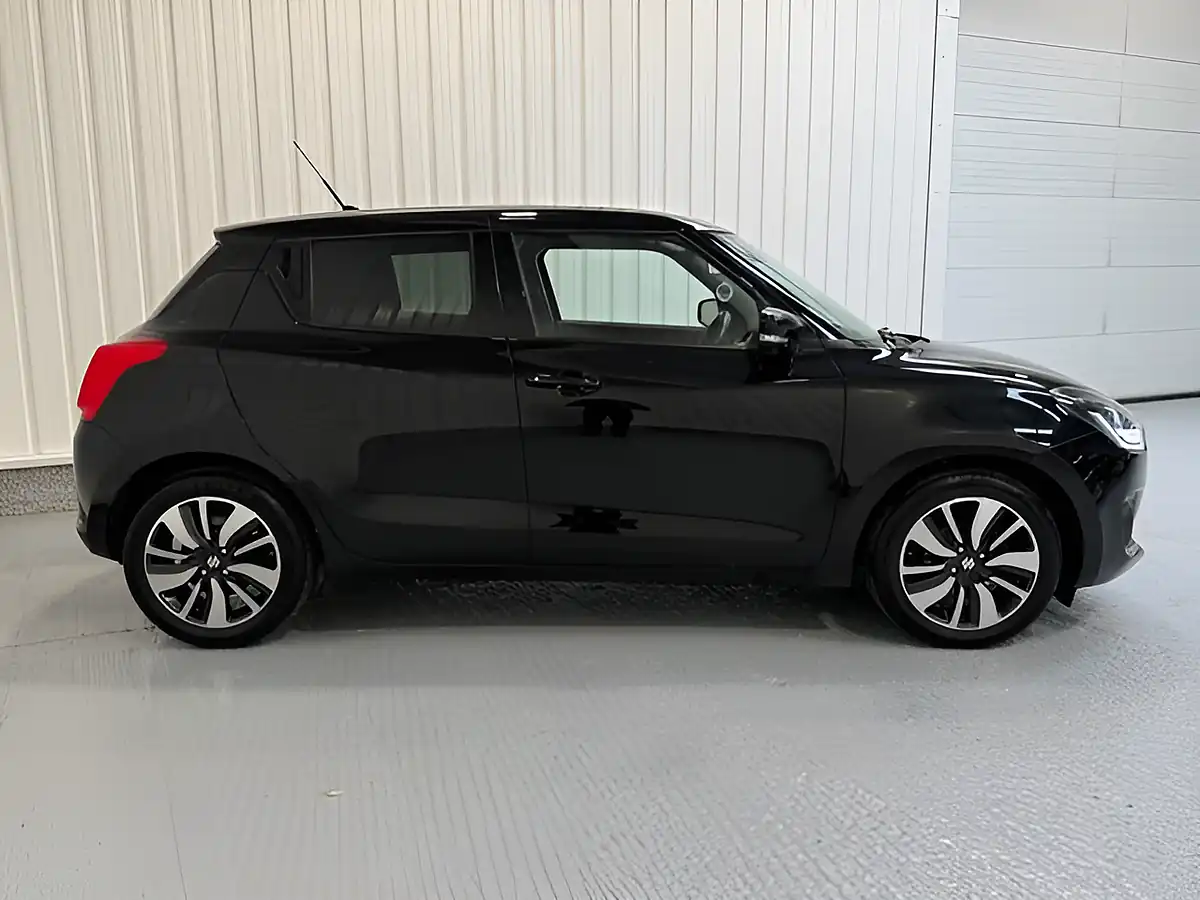 Used 2020 Suzuki Swift SZ5 Super Black Pearl - Interior and Exterior details 4