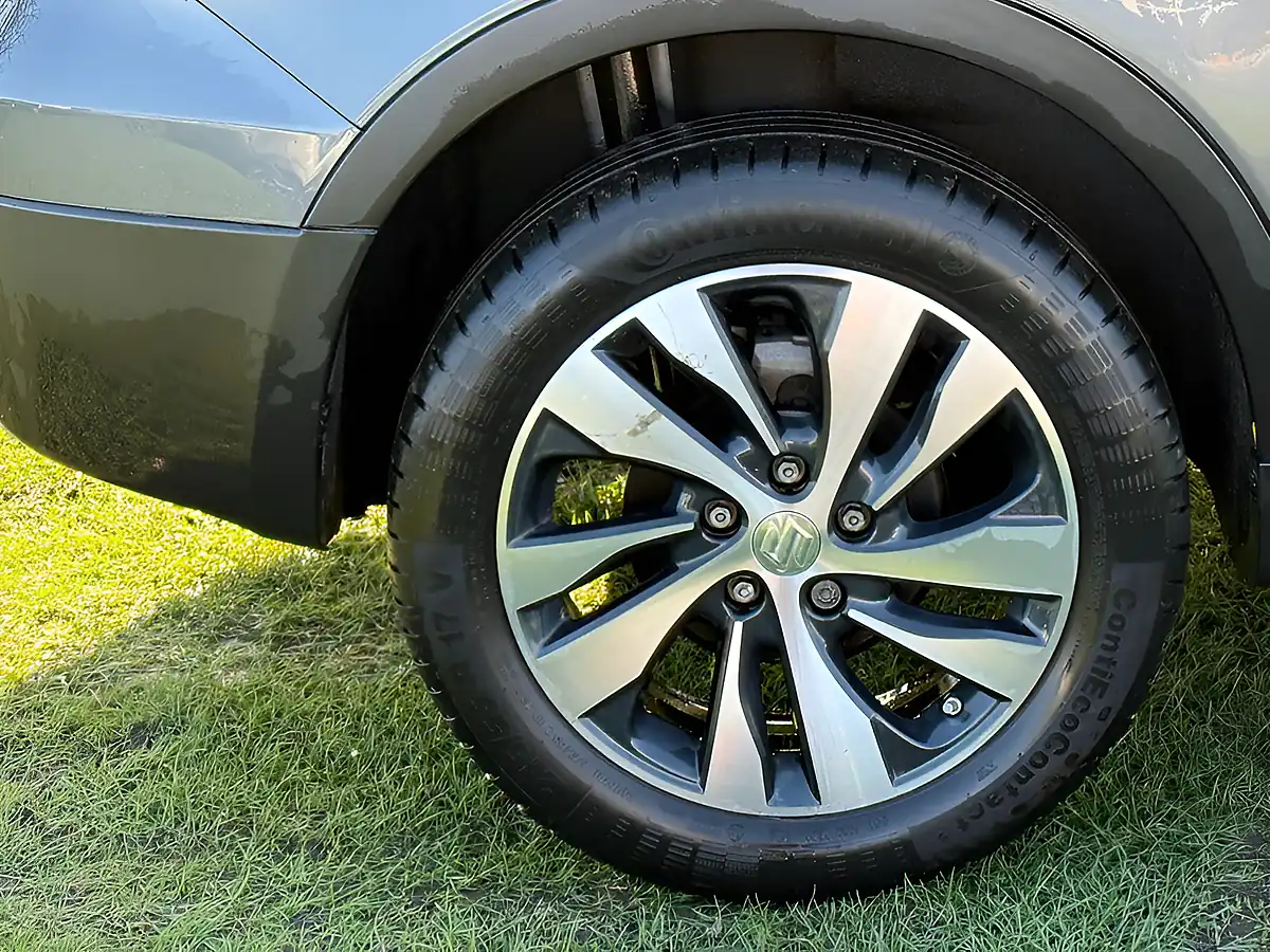 Used 2020 Suzuki SX4 S-Cross SZ5 Grey - Interior and Exterior details 9