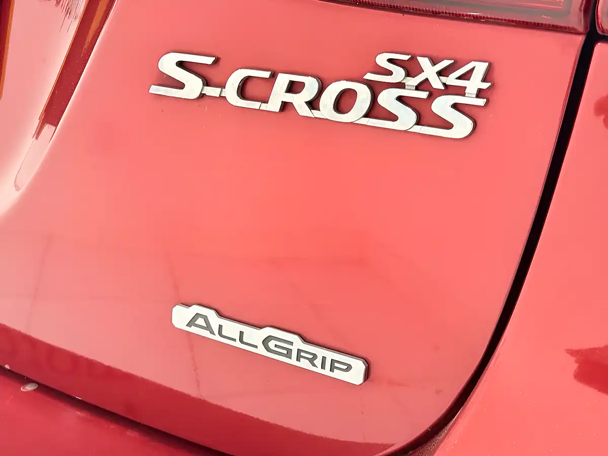Used 2020 Suzuki SX4 S-Cross SZ5 Red - Interior and Exterior details 13