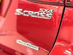Used 2020 Suzuki SX4 S-Cross SZ5 Red - Interior and Exterior details 17