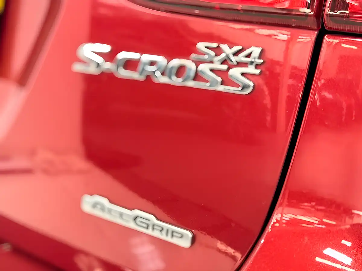 Used 2020 Suzuki SX4 S-Cross SZ5 Red - Interior and Exterior details 17