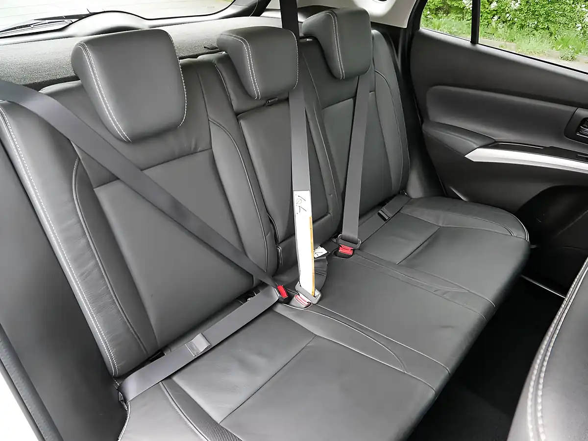 Used 2020 Suzuki Sx4 S-Cross SZ5 White - Interior and Exterior details 13
