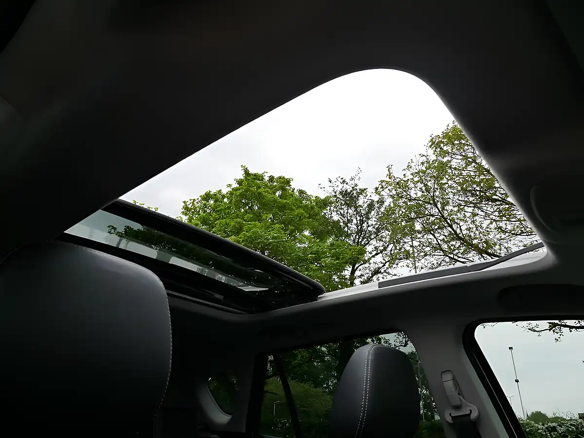 Used 2020 Suzuki Sx4 S-Cross SZ5 White - Interior and Exterior details 15