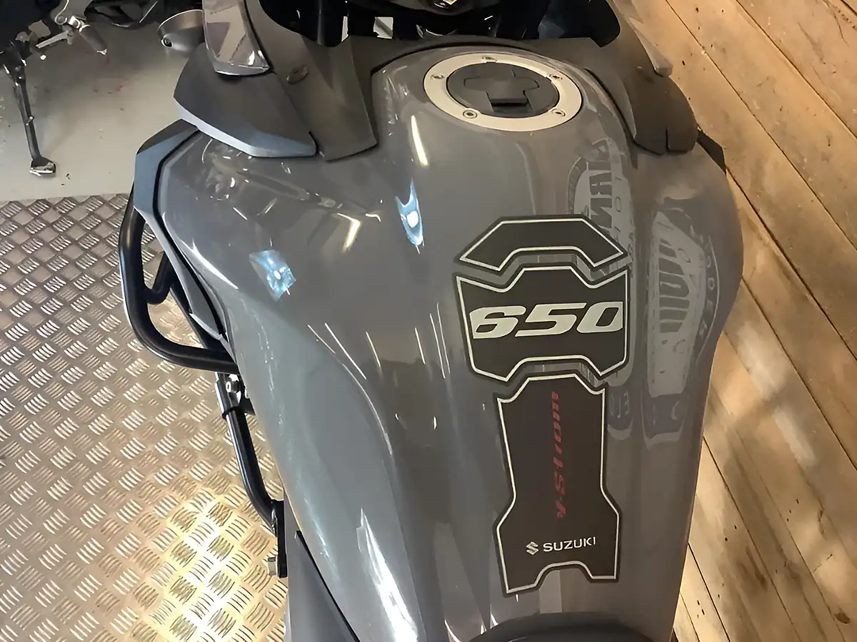 Used 2020 Suzuki V-Strom 650 Grey - Interior and Exterior details 13